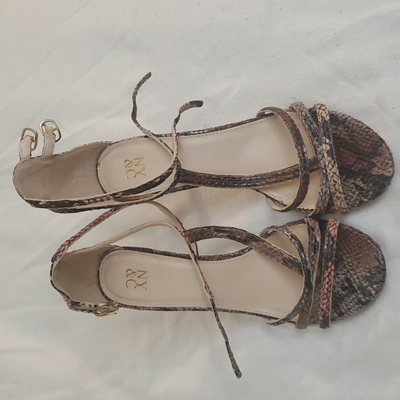 NY&Co Faux Animal Print Heelz - Picture 14 of 14